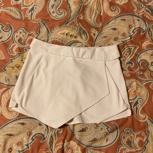 High-Waisted White Zara Fashion Skort